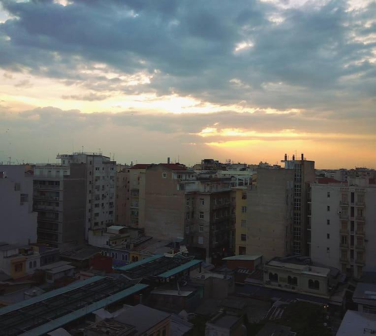 Tiny Loft Studio In The Heart Of Thessaloniki,17 Square Meters,On The Terrace Of The Building エクステリア 写真